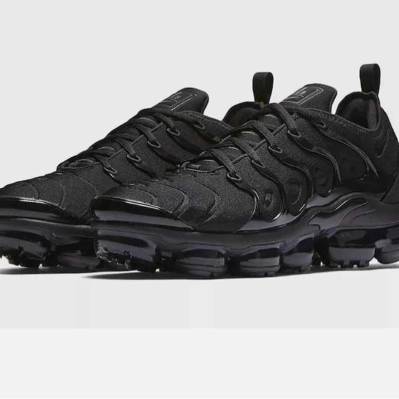 Nike Air Vapormax Plus - Picture 2 of 9